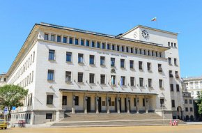 
Към 31 декември 2022 г. печалбата на банковата система пък възлезе на 2,1 млрд. лв., със 733 млн. лв. (54,6%) повече спрямо отчетената за дванайсетте месеца на 2021 г.