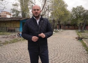За съжаление и в други два големи района на София, управлявани от ДБ, няма нито една построена нова сграда на детска градина за 4 години – това са Слатина и Красно село“, съобщи и показа шефът на СОС Георги В. Георгиев.