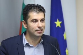 
До вторник всяко име, лансирано за министър в тяхно правителство, е слух, каза той.