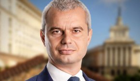 "Осъждаме извършения терористичен акт и настояваме за максимално бързо разследване, откриване на виновниците и наказания", подчертаха от Възраждане.
