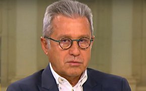 
"Ние се обърнахме, макар че трябваше да бъдем потърсени, ние потърсихме вторите в тези избори за разговори. Тя не откликнаха на нашия така призив за разговори, така че за нас реализация на правителство с втория мандат е невъзможна. Подчертавам това още в началото на разговора, за да изведа пред скоби, че отговорността за реализация на 1 мандат всъщност се основна".
