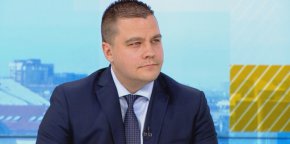 От "Има такъв народ" (ИТН) коментираха с одобрение кандидатурата на Мария Габриел за премиер с първия мандат, като изтъкнаха добрата ѝ биография.