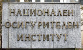 Средният месечен размер на пенсия на един пенсионер с включена великденска добавка за април достига 776 лева. В сравнение със същия месец на миналата година нараства с 85 лева.