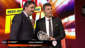 
Александър Везенков спечели наградата за най-полезен играч (MVP) на сезона в Евролигата