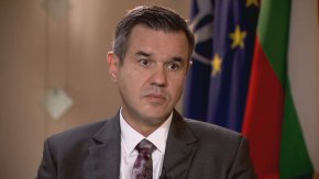 “Твърдо убеден съм, че депутатите са наясно с тази отговорност и, или ще приемат нов бюджет, или поне удължаване на сегашния”, изтъкна служебният икономически министър. Според него обаче до 10 юни е малко вероятно да бъде гласуван нов.