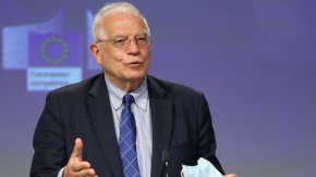 Макар първоначално идеята да бе посрещната с неохота от съюзниците на Украйна, Борел заяви, че сега вратата е отворена за предоставянето на самолетите и той очаква подобен резултат като този с даряването на танкове "Леопард 2", което също премина през период на несигурност.