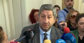 

По думите му имунитетът на народните представители съществува, за да могат те да вземат свободно решения.