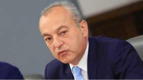 
Финансовата сметка не може да стои в изчакване, подчерта Донев и настоя за отговорно отношение по въпроса от депутатите.

 