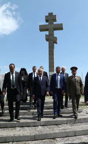 Гълъб Донев