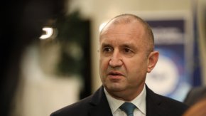 “Виждате, че конфликтът ескалира, че носи огромни рискове и поставя на изпитание нашите социални системи. Ако МС вземе решението, ще бъде грешка. Не подкрепям", настоя държавният глава.