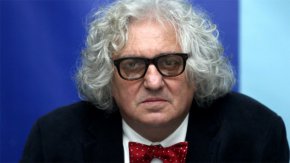 
 „Правителството трябва да направи бързи промени в службите, които да спрат руската  пропаганда в медиите”, призова медийният експерт доц. Георги Лозанов. Той отправи апела си в ефира на предаването Денят, с водещ бивш агент от Шесто управления на ДС Веселин Дремджиев.