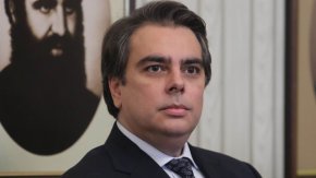 
"Асен Василев (не мога да го тагна, че нали се сещате) въвежда строга акредитационна политика за влизане в Министерството на финансите.
