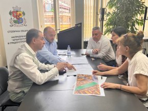 Шефът на СОС и главният архитект  