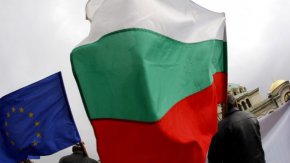 Механизмът за сътрудничество и проверка за България и Румъния отпада!
ЕК обяви новината току - що, съобщи депутатът от ППДБ Надежда Йорданова, правосъден министър в кабинета Петков - Нинова.
