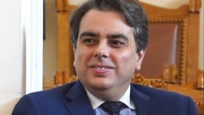 В преходните и заключителните разпоредби на Закона за бъджета финансовият министър Асен Василев иска неща, които може би са минали само при  КГБ по времето на Сталин и Гестапо по времето на Хитлер. Ако това е Промяната....
