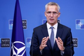 Ръководителят на НАТО Йенс Столтенберг не направи конкретно предложение за членство на Украйна преди срещата на върха на ръководения от САЩ военен блок във Вилнюс, като вместо това предложи на Киев да бъде дадена възможност да "прескочи една стъпка" по пътя към присъединяване към блока.