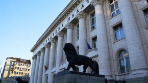 
Друга промяна, гласувана от мнозинството в правната комисия, е свързана с избора на нов Висш съдебен съвет.