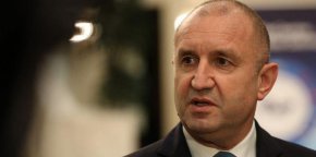 
Държавният глава напомня, че основен принцип на демократичната ни Конституция са правата на човека и гражданина.