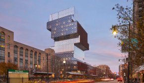 Проектираният от KPMB Architects Център за компютърни и информационни науки на Бостънския университет е сред близо 250-те структури, включени в списъка на кандидатите за "Световна сграда на годината". Превъртете надолу, за да видите част от другите номинирани проекти.