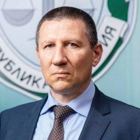
 По време на това заседание Борислав Боби Сарафов е определен за временно изпълняващ функциите „главен прокурор на Република България“ и е допуснато предварително изпълнение на решението, посочват от съда.
