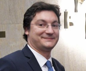 Този ВСС и когато избира, и когато уволнява някого все е скандал. Това заяви Крум Зарков, правен секретар на президента и бивш министър на правосъдието пред "Нова нюз". 