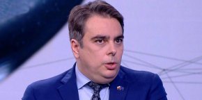 

Разкритието дойде тази сутрин от някогашния ексдепутат от БСП и бивш зам. финансов министър Георги Кадиев. Ето какво разкри левият икономист:
