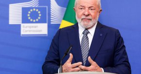В БРИКС членуват Бразилия, Русия, Индия, Китай и Република Южна Африка