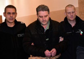 Владимиров бе застрелян във входа на блока, в който живее, на 8 февруари вечерта.