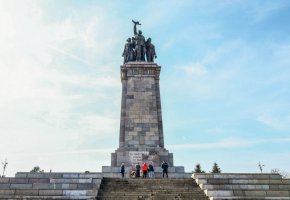 
Решението на Общинския съвет обаче не е достатъчно, тъй като финалното решение е на държавата в лицето на областния управител.