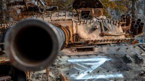 Русия спира доставките на резервни части за руска и съветска военна техника на неприятелски държави и отнема лицензите за право на ремонт на такава техника. Това съобщи за Интерфакс ръководителят на Федералната служба за военно-техническо сътрудничество (ФСВТС) на Русия Дмитрий Шугаев