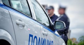 Водачът на колата е избягал и в момента се издирва