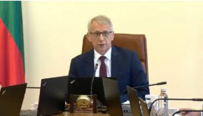 
Това ще отнеме време, тъй като трябва да се закупи скъпа апаратура, посочи премиерът и призова дотогава МВР и прокуратурата внимателно да прилагат приетия закон.