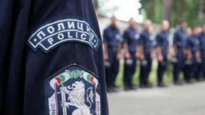 От МВР предупреждават, че е възможно в следобедните часове в някои райони на централната градска част да има временно затруднение на движението.
