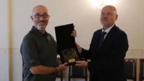 
Министърът на отбраната на Украйна Олексий Резников благодари на България за оказаната помощ и изрази тревога от действията на Русия в Черно море, като подчерта стратегическото значение на зърнената сделка, тъй като продоволствената криза по света е и криза на сигурността.