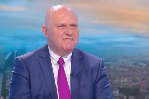 Намаляване на домашните за учениците няма да има