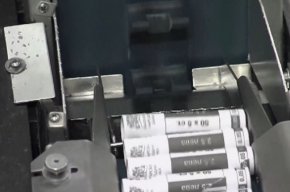 
 Тегленето на пари ще е безплатно само на банкомати на обслужващата банка.