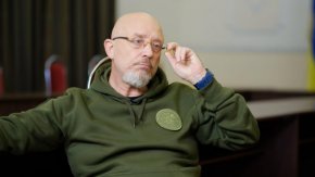 Украинският министърът на отбраната Олексий Резников подаде оставката си в парламента