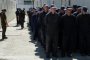 Руски военнопленници се редят на опашка в център за задържане на неразкрито място в Лвовска област, Западна Украйна, 03 август 2023 г. Русия и Украйна се обвиняват взаимно в малтретиране и лошо отношение към своите военнопленници, което предизвиква разсле