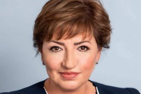 
Проекторешението за промяна в ръководството на правната комисия е внесено от Десислава Атанасова - председател на ПГ на ГЕРБ-СДС.