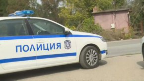
В края на август в Омуртаг млада жена беше убита от мъжа, с когото е живяла на семейни начала. Тежкото криминално престъпление е извършено в условията на домашно насилие по особено мъчителен за жертвата начин и с особена жестокост. Обвиняемият в убийството на жената 28-годишен мъж е в ареста
