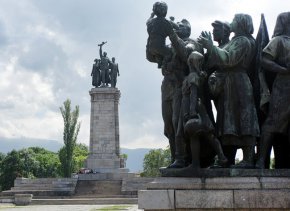 
След като става ясно за представената на два пъти пред съда жалба, г-жа Тодева решава да поправи „грешката“ да обжалва законосъобразното решение на АССГ и на 01.09.2023 г. е направила отказ от подадената от самата нея жалба, надявайки се да замаже скандала.
