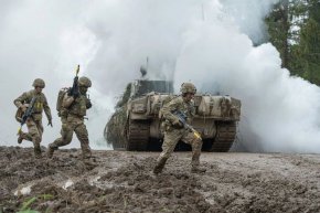 
Според "Файненшъл таймс" ученията ще се проведат в Германия, Полша и балтийските страни през февруари и март 2024 г. В тях освен 31-те страни членки на НАТО ще участва и Швеция, която все още очаква одобрение за влизане в алианса от Турция и Унгария.

 