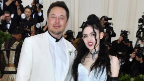 
В интервю за Vanity Fair през март 2022 г. тя разкри, че Екса Дарк Сидерел Мъск е родена чрез сурогатна майка през декември 2021 г.