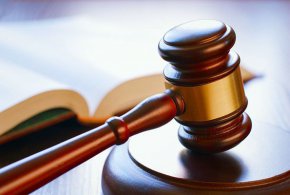Въпреки опита на очевидец да го спре, той потеглил с автомобила си, минавайки през момиченцето. Детето беше откарано в болница веднага, но лекарите само потвърдиха смъртта му.  