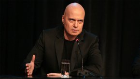 Председателят на "Има такъв народ" Слави Трифонов представи тази вечер кандидатите на партията за кметове.
