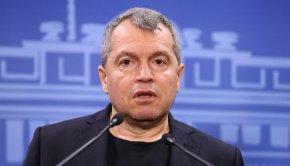 Депутатът посочи още, че "благодатните времена за опозицията се дължат на управляващите".