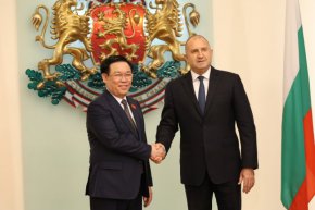 Радев и Въонг Дин Хуе