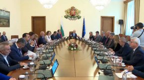Телефонният номер е  02 901 12 98, имейлът izbori@mvr.bg