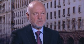 
Костадин Костадинов от "Възраждане" заяви, че предоставянето на въоръжението поставя под въпрос боеспособността на българската армия: