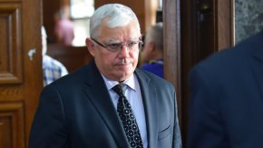 Прокуратурата е осъдена да плати 25 000 лева обезщетение за неимуществени вреди на бившия ректор на Медицинския университет (МУ) акад. Ваньо Митев. Това е решил състав на Софийския градски съд (СГС) с председател Валерия Банкова